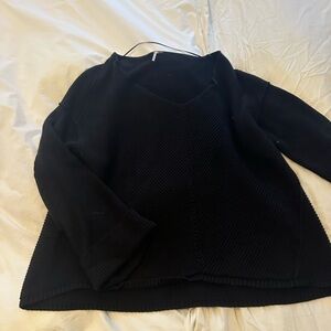 Oversized Free people knit sweater. Black. Size L